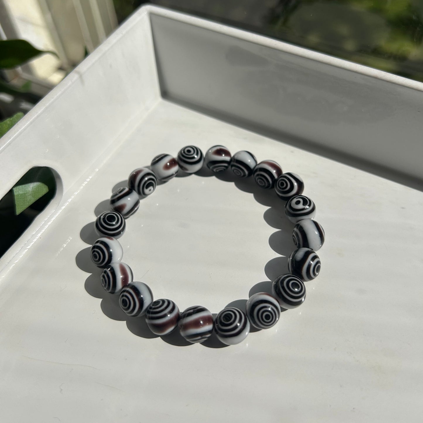 Black and white natural bead bracelet